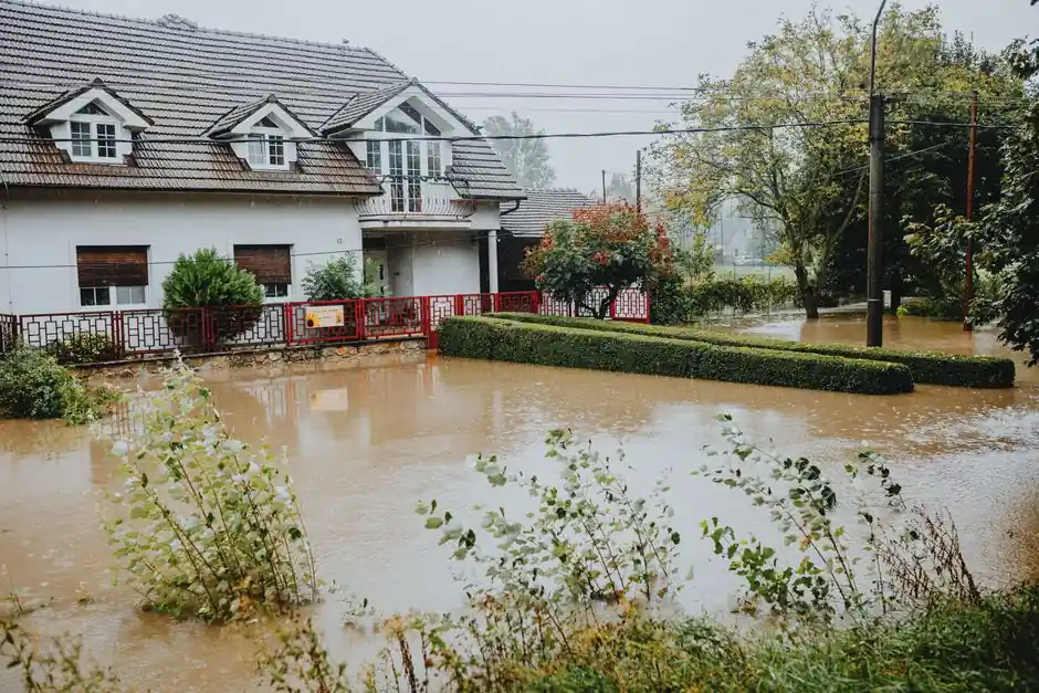 5 best neighborhoods in Augusta for water damage inspection